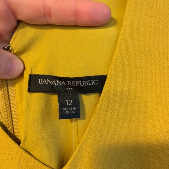 Banana Republic Fitted Midi - Picture 2 of 3